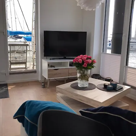 بوتيل Hausboot Maritim