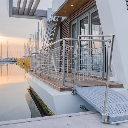بوتيل Hausboot Maritim Großenbrode