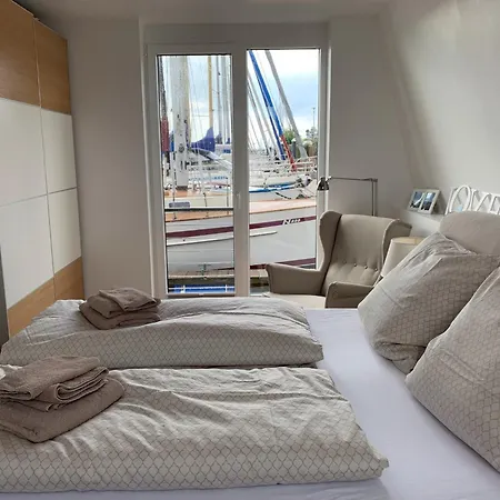 Hausboot Maritim بوتيل *