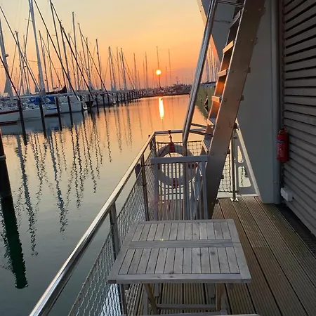 بوتيل Hausboot Maritim *