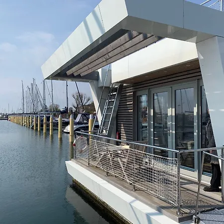 Hausboot Maritim Großenbrode