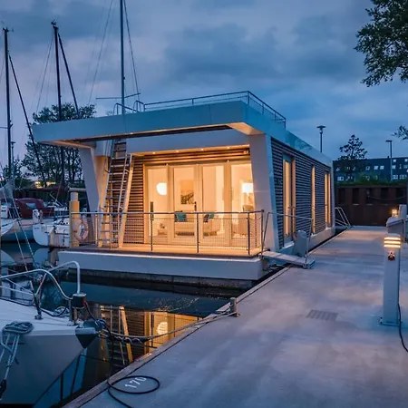 بوتيل Hausboot Maritim