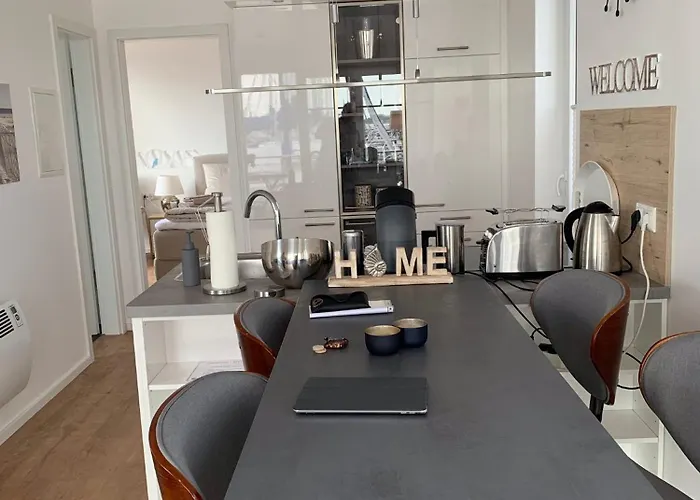 Botel Hausboot Maritim Großenbrode