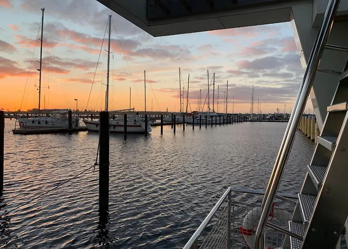 Botel Hausboot Maritim Großenbrode